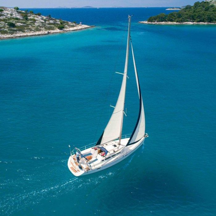 Ema | Sun Odyssey 42i photo 5