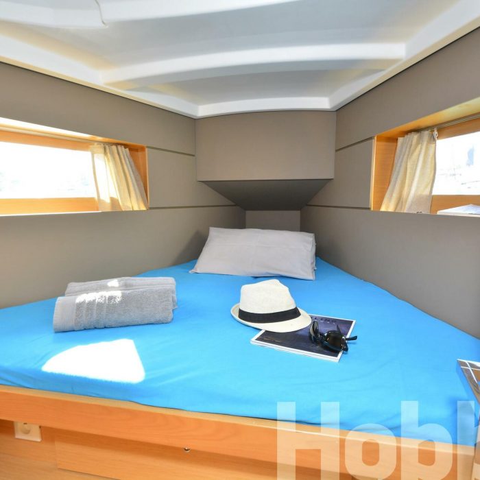 Hobbit | Oceanis 35 photo 24