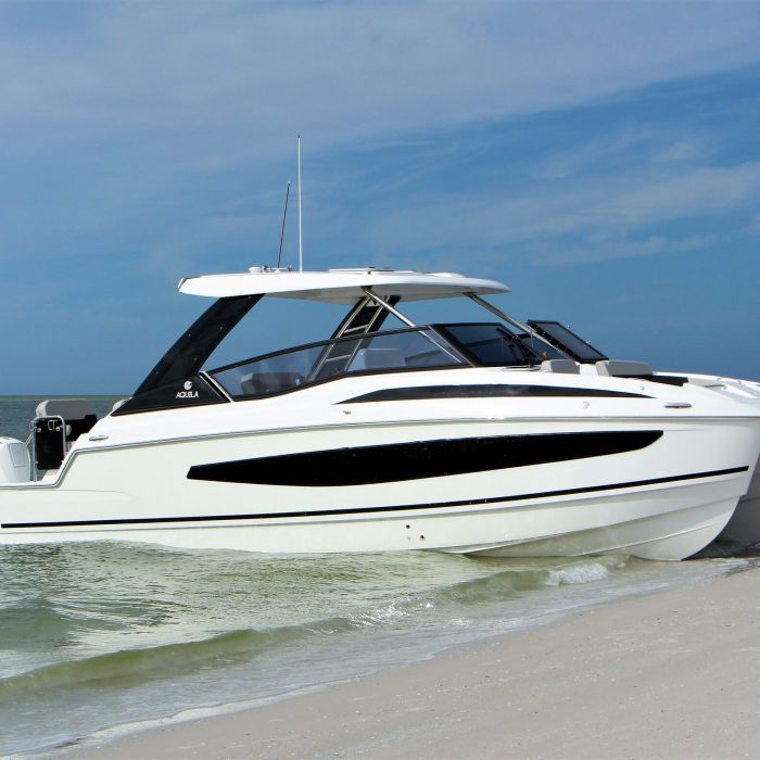 Batcat | Aquila 32 Sport photo 9