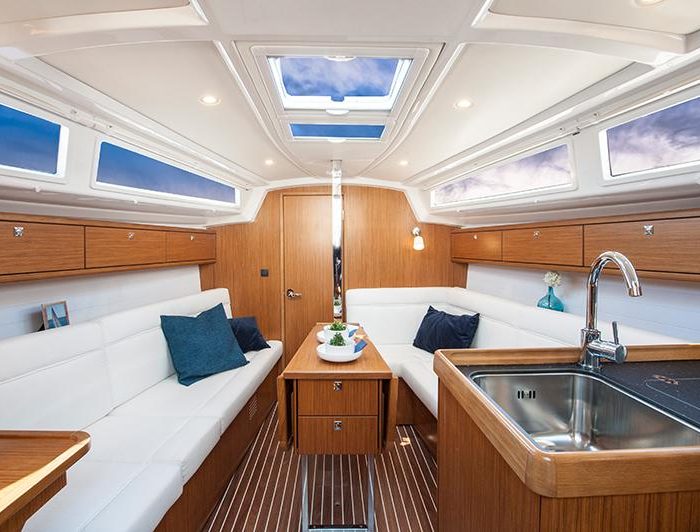 Adria Breeze | Bavaria Cruiser 33 photo 5