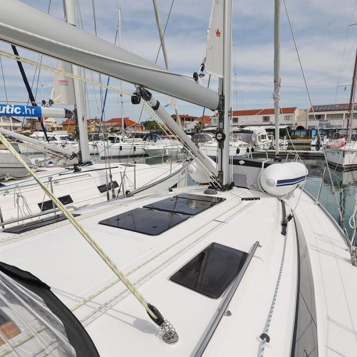 Spectrum | Bavaria Cruiser 37 photo 7