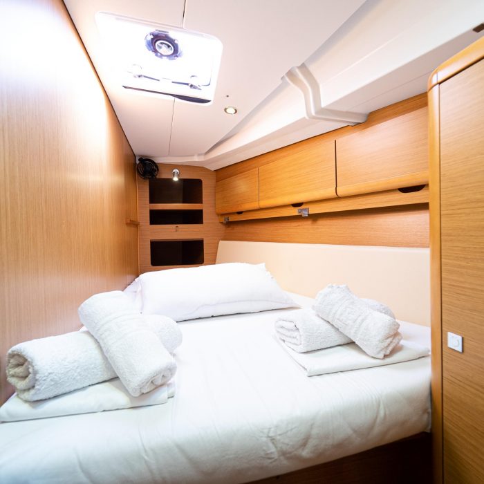 Beethoven ( with Bowthruster ,Solar Panels) photo 9