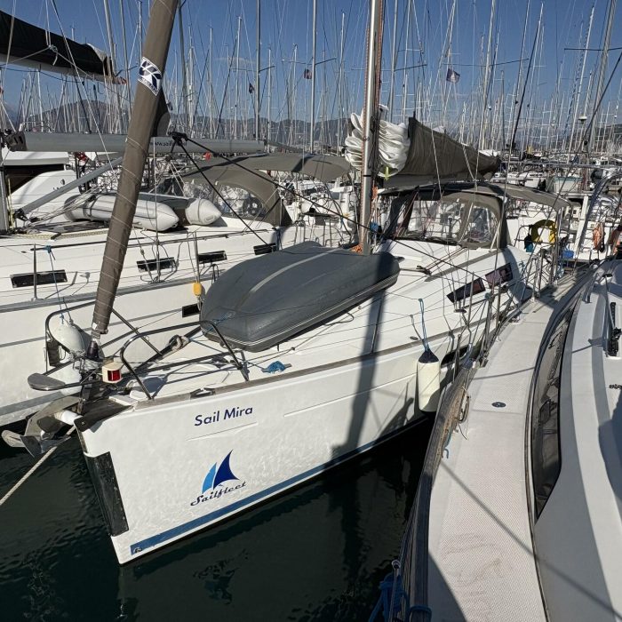 Sail Mira photo 2
