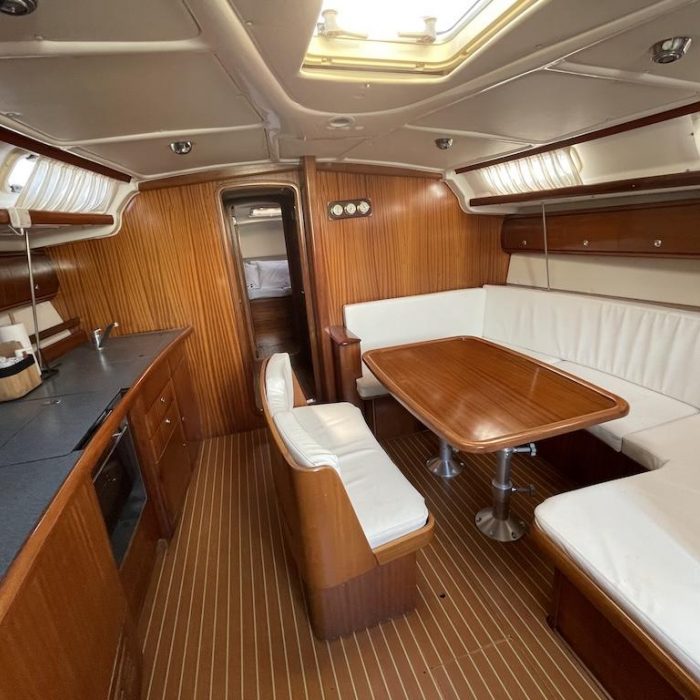 Classic | Bavaria 44 photo 9