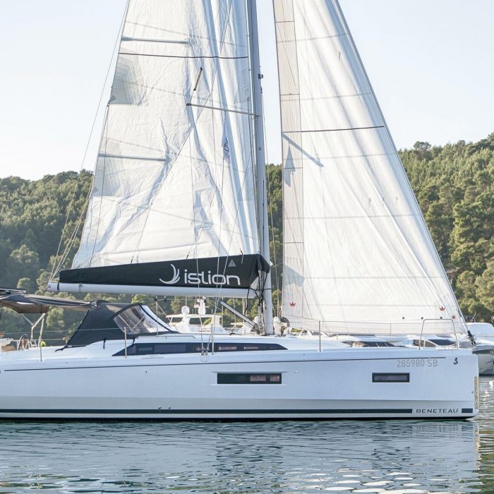 First Dream | Oceanis 37.1 photo 19