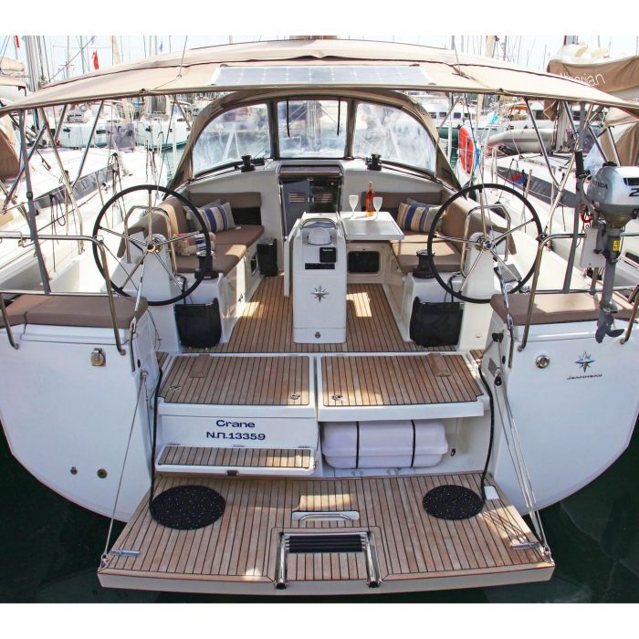 Crane | Sun Odyssey 440 photo 3