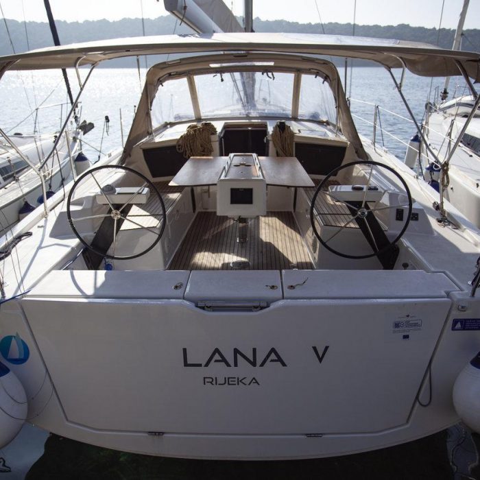 Lana V | Dufour 430 GL photo 6