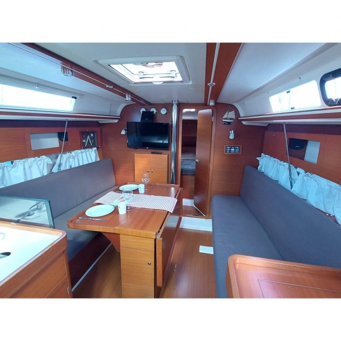 Caprice 2 | Dufour 335 Grand Large photo 16