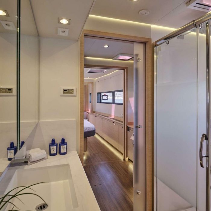 Serenissima | Fountaine Pajot Alegria 67 photo 9