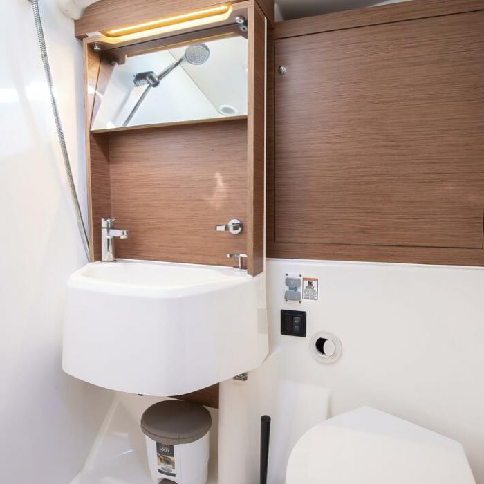 Hybris - Standard Line | Oceanis 51.1 photo 31