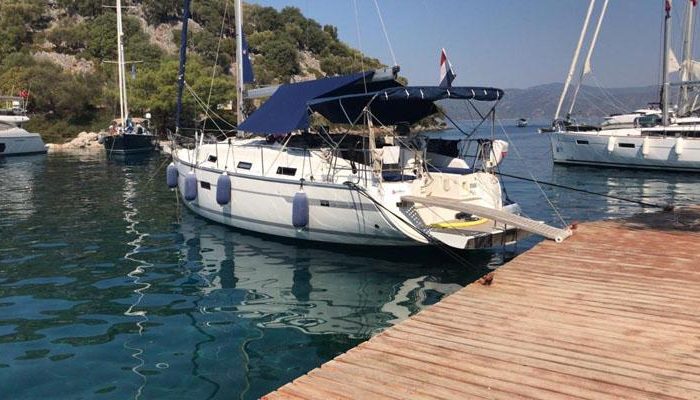 Zenith | Bavaria Cruiser 36 photo 4