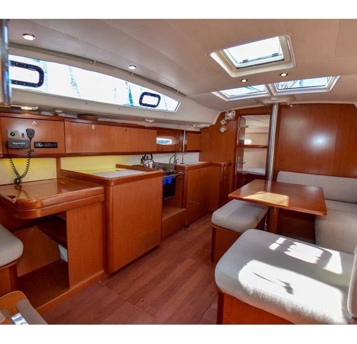 Premium | Oceanis 40 photo 22