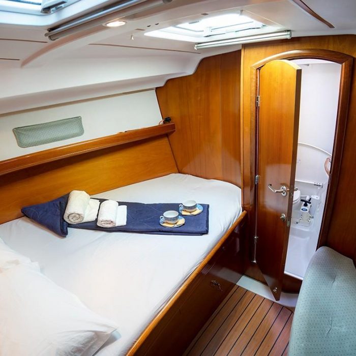 Argo | Oceanis 393 photo 8