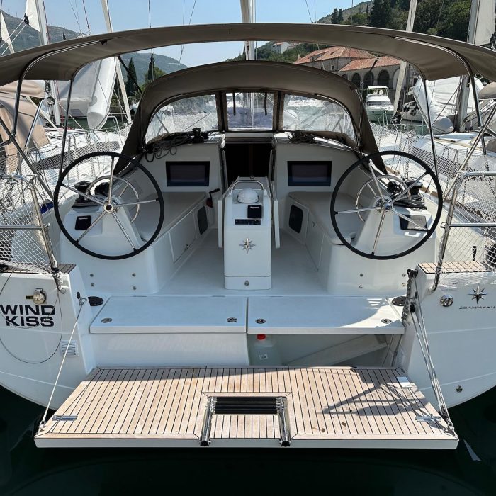 Wind Kiss | Sun Odyssey 410 photo 1