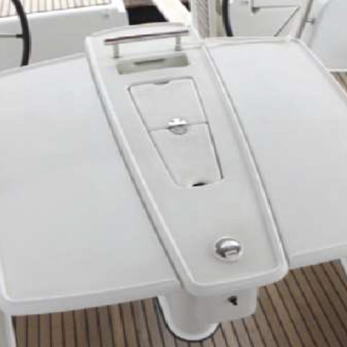 IN COMPLIANCE | Oceanis 50 photo 4