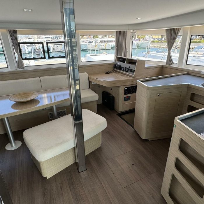 Skylight | Lagoon 42 - 4 + 2 cab. photo 10