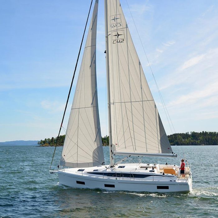 Olivia | Bavaria C42 photo 3