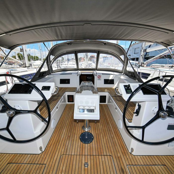 Efix | Bavaria C45 photo 4