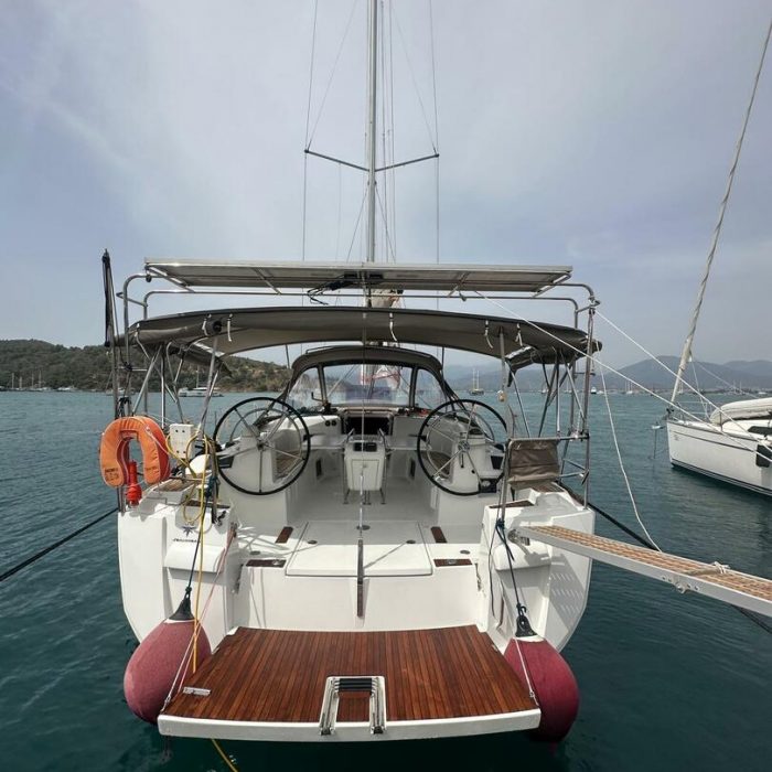 Lucky Rain | Sun Odyssey 479 photo 3