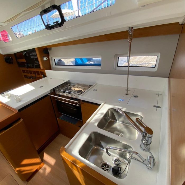 McLir II | Sun Odyssey 440 photo 5