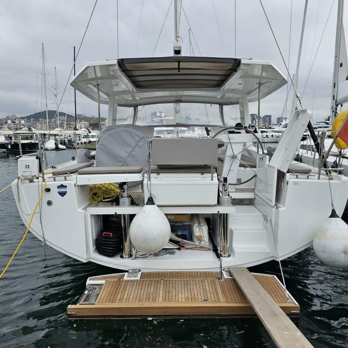 MiR | Hanse 548 photo 4