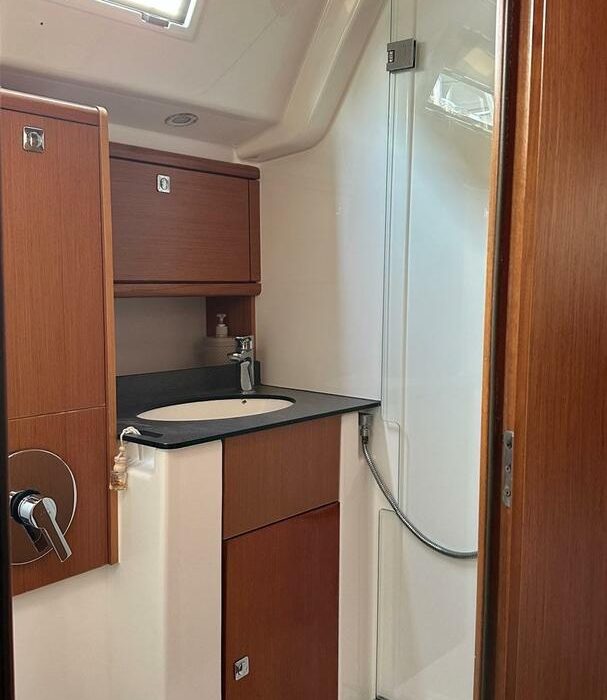 Mango | Bavaria Cruiser 51 photo 13