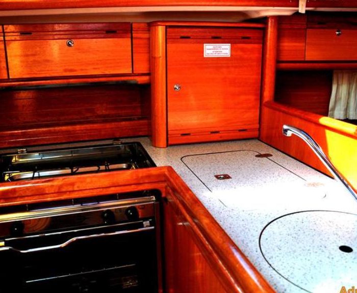 Small AS | Bavaria 33 Cruiser photo 6