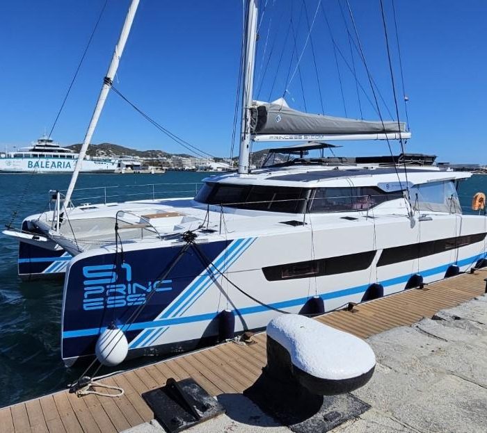 Princess | Fountaine Pajot Aura 51 photo 3