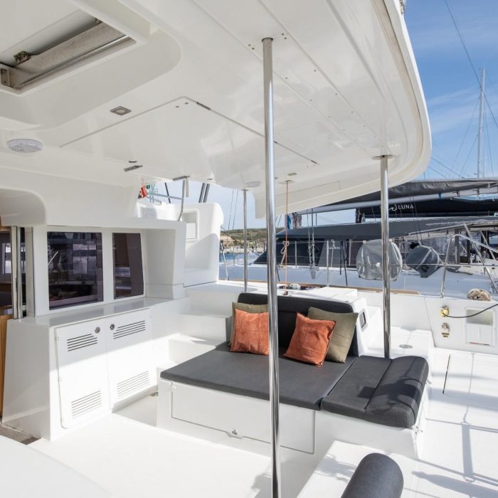Diva | Lagoon 450 Fly photo 32