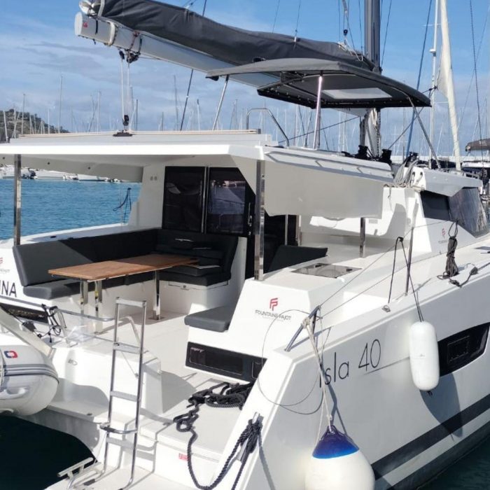 Luna | Fountaine Pajot Isla 40 photo 2