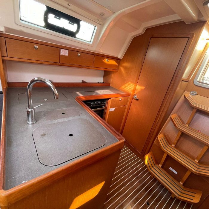 Francesca | Bavaria Cruiser 37 photo 7