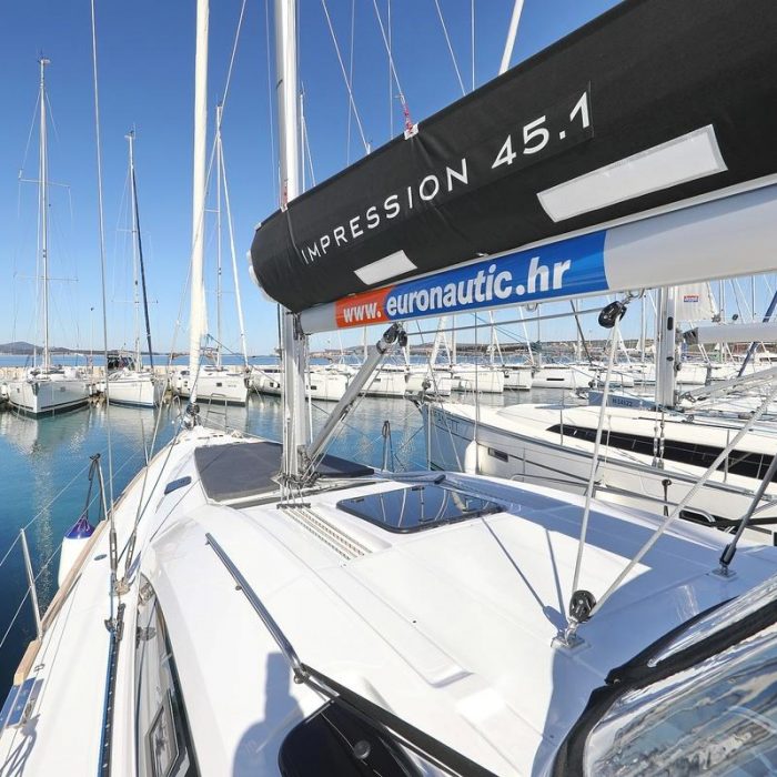 Moon Pearl | Elan 45.1 Impression photo 2