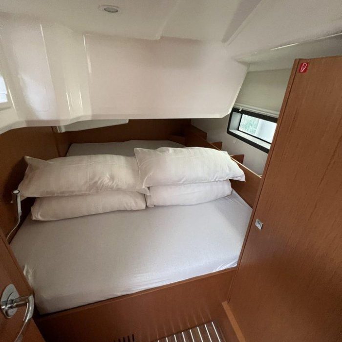 Nela | Bavaria C38 photo 23