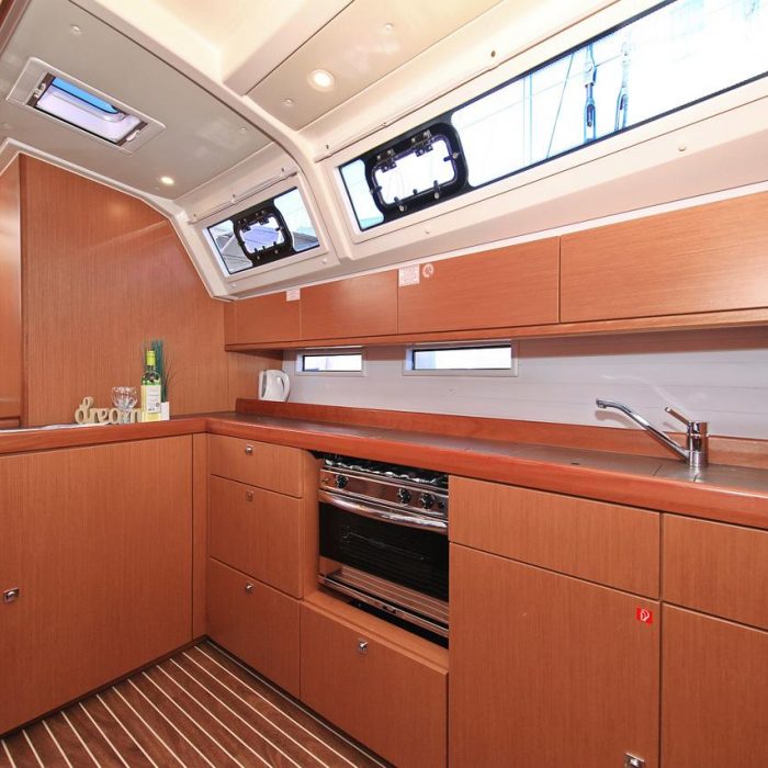 Taurus | Bavaria Cruiser 46 photo 8