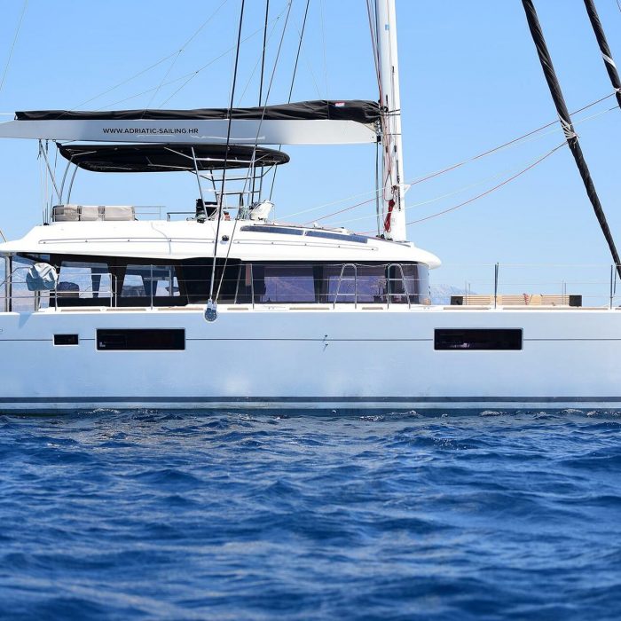 Topaz | Lagoon 560 S2 photo 3
