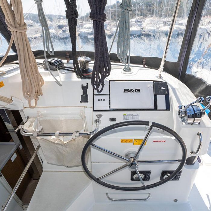 BYE BYE 2020 (air condition, generator) | Lagoon 40 photo 6