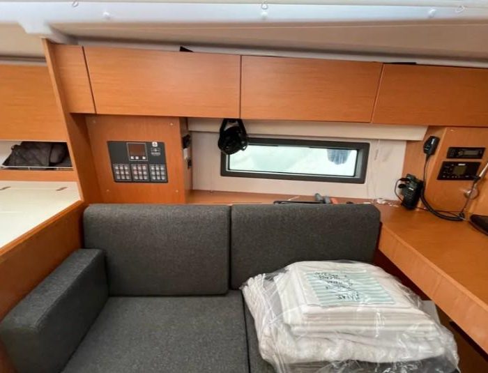 Maia | Bavaria C42 photo 10