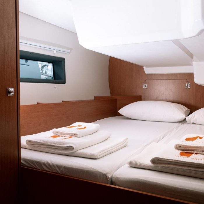 Nomad | Bavaria C42 photo 27