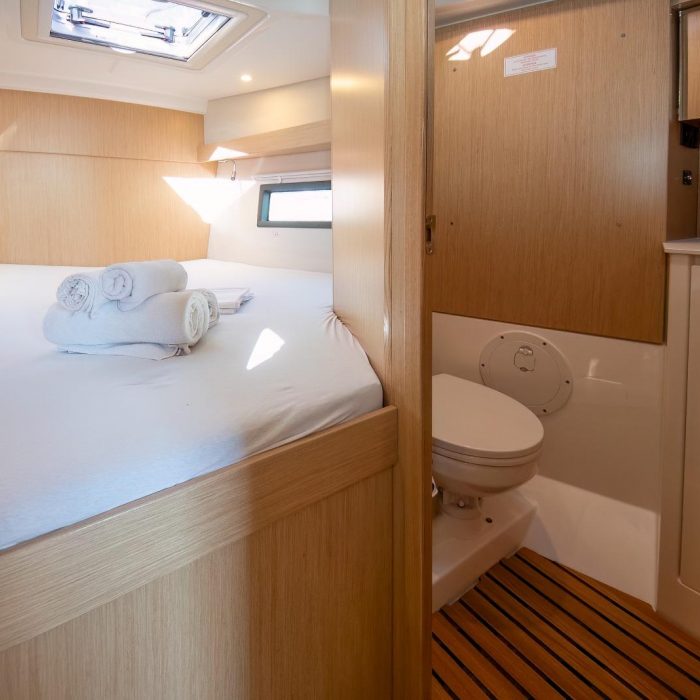 Aura | Bavaria C38 photo 20
