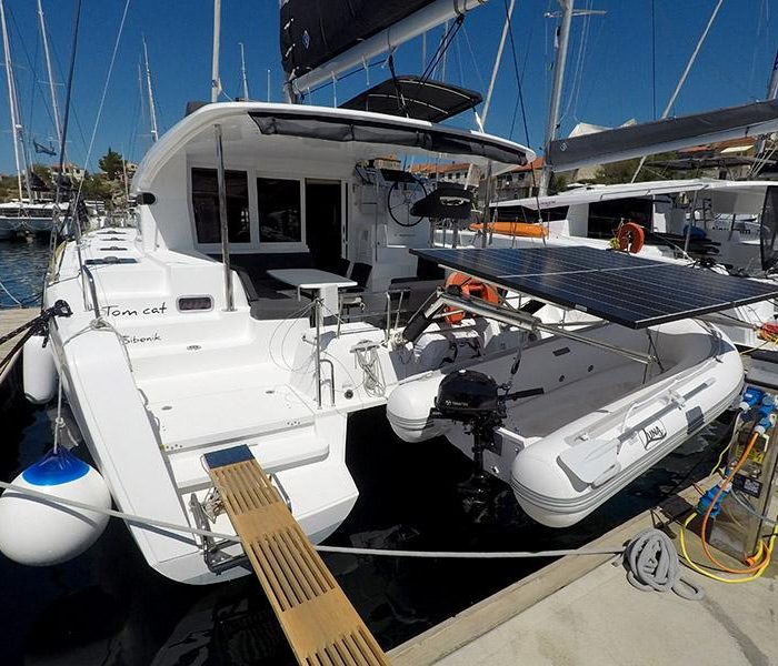 Tom Cat | Lagoon 40 photo 2
