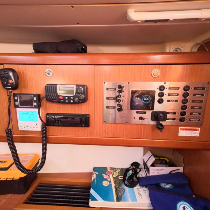 Classic | Oceanis 43 photo 11