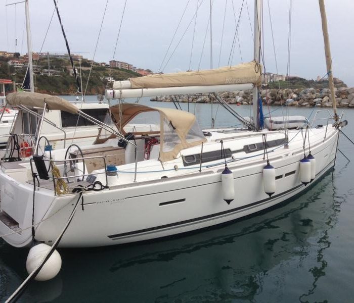Galatea | Dufour 405 photo 3