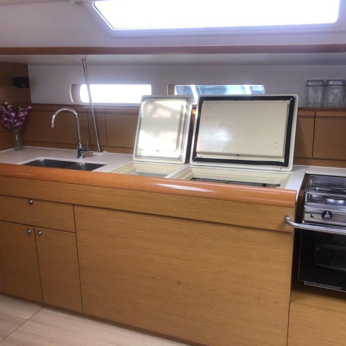 Aurora Belle | Sun Odyssey 469 photo 14