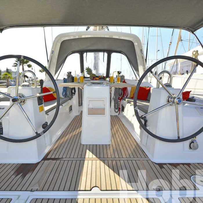 Hobbit | Oceanis 35 photo 14