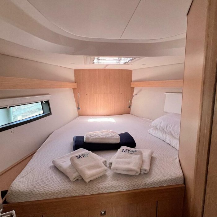 Supereva | Bavaria C42 photo 5