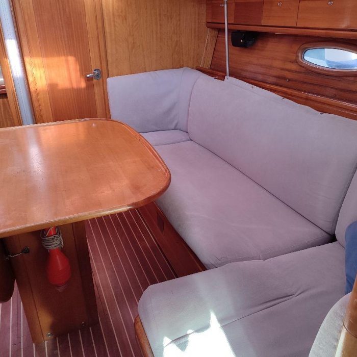 Big Blue Horizon | Bavaria 37 Cruiser photo 9