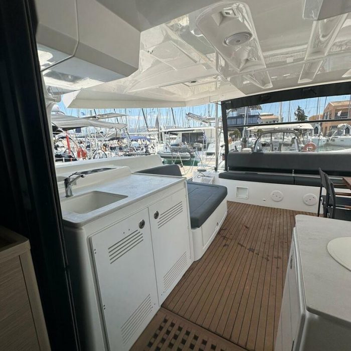 Cass | Lagoon 46 photo 6