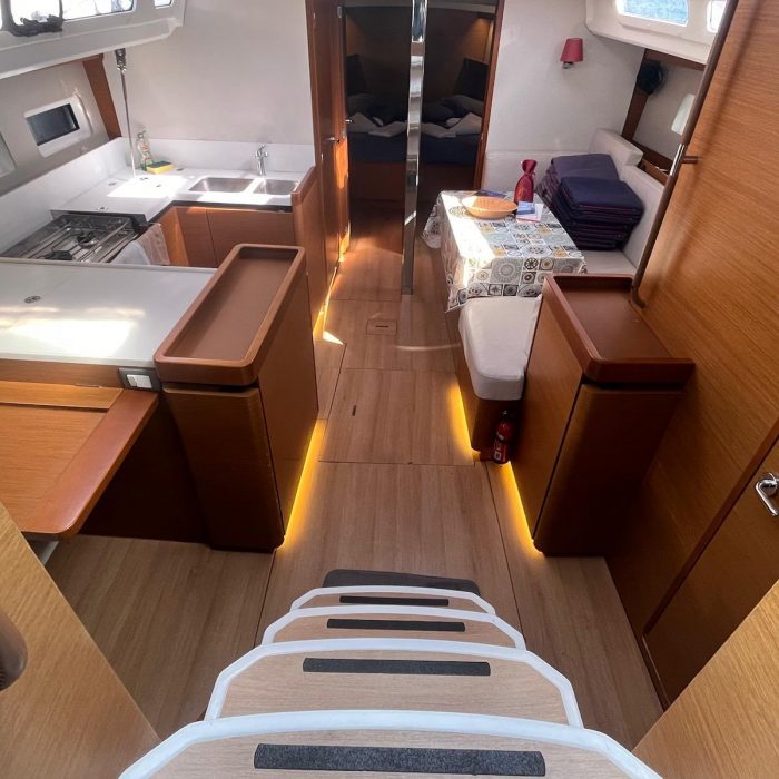 Cicerenella | Sun Odyssey 440 photo 7