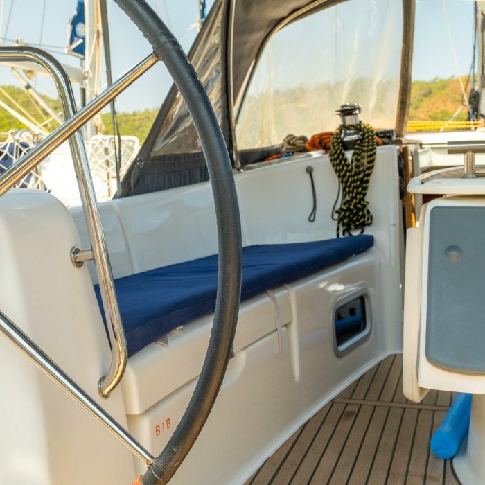 Premium | Oceanis 40 photo 4