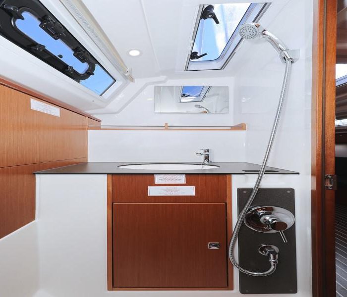 Lupe | Bavaria Cruiser 37 photo 43